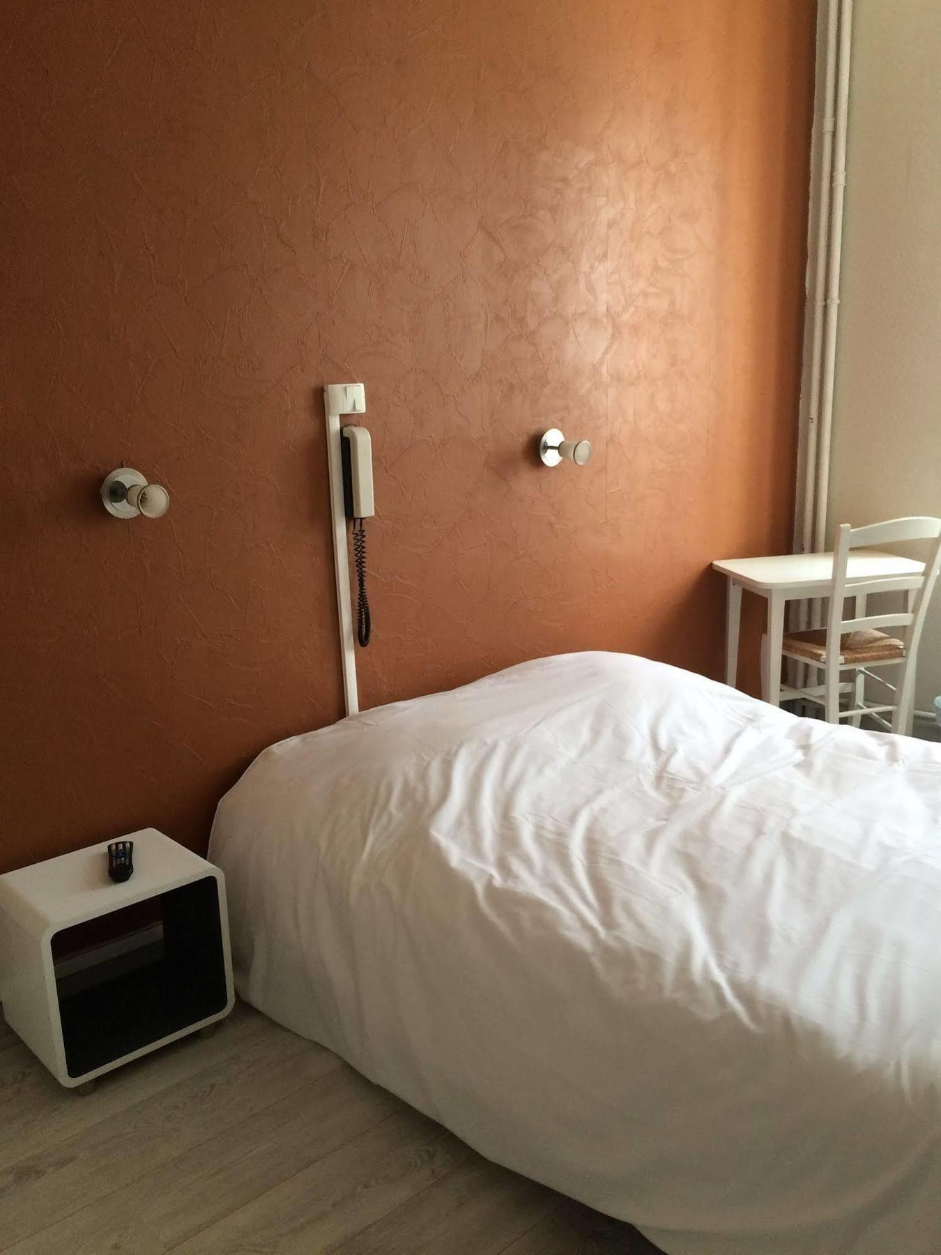Au Royal Hotel การ์กาซอน ภายนอก รูปภาพ